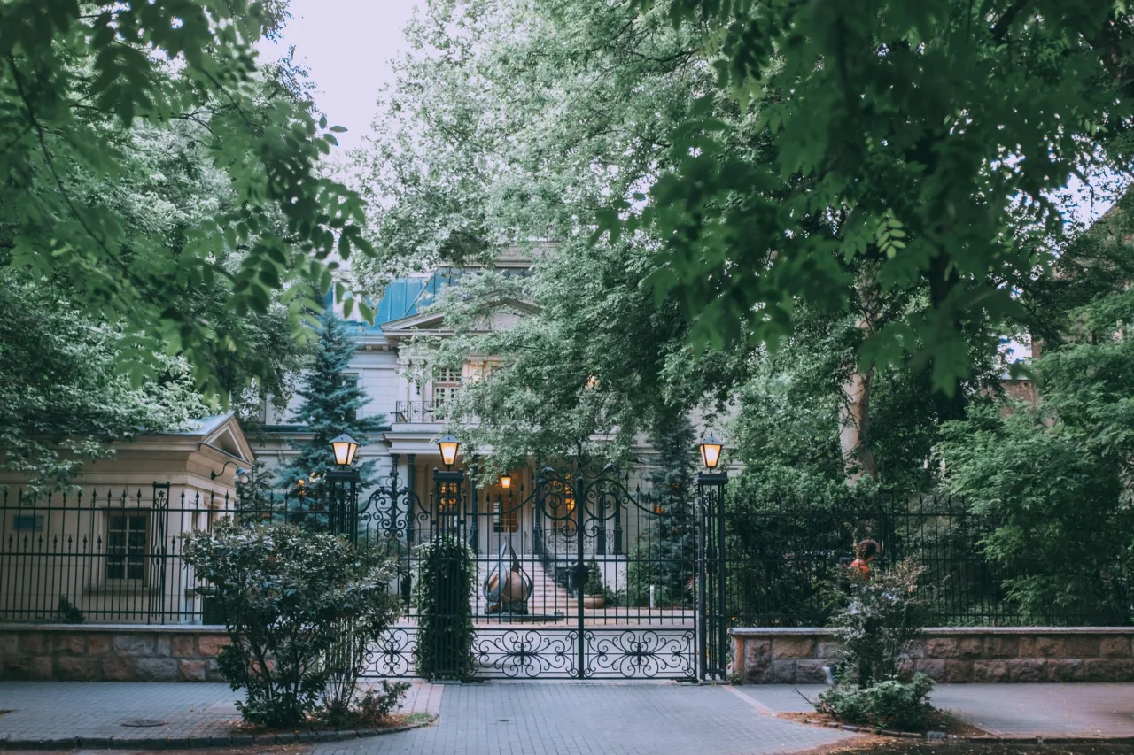 Dubai Mansions for Sale: Buyer Guide