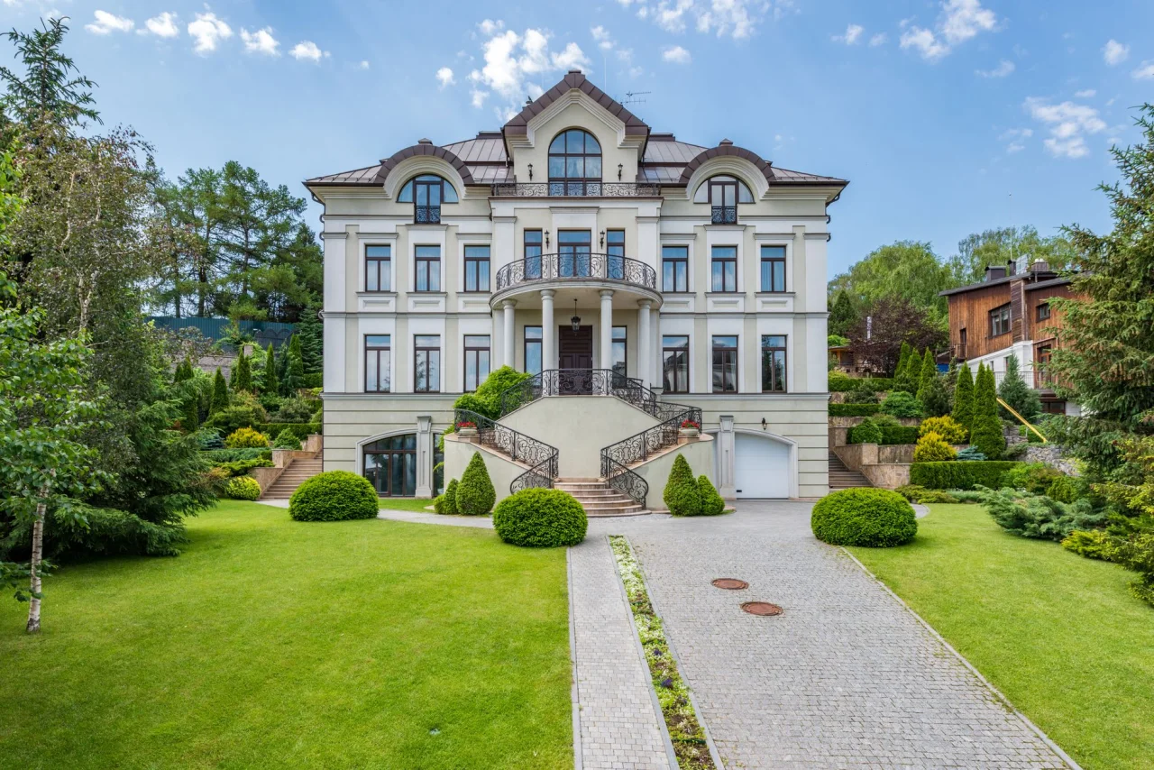 Dubai Mansions for Sale: Buyer Guide