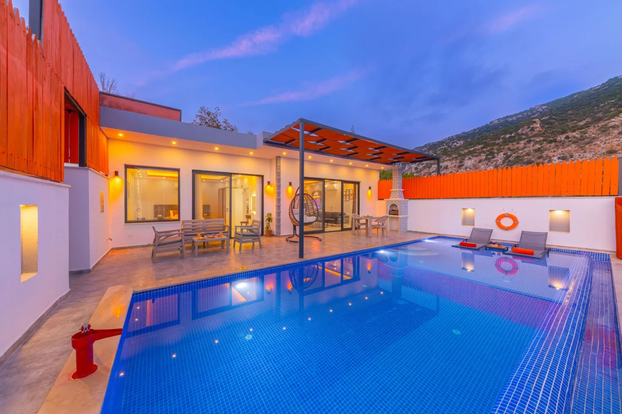 Emirates Hills Villas: Guide