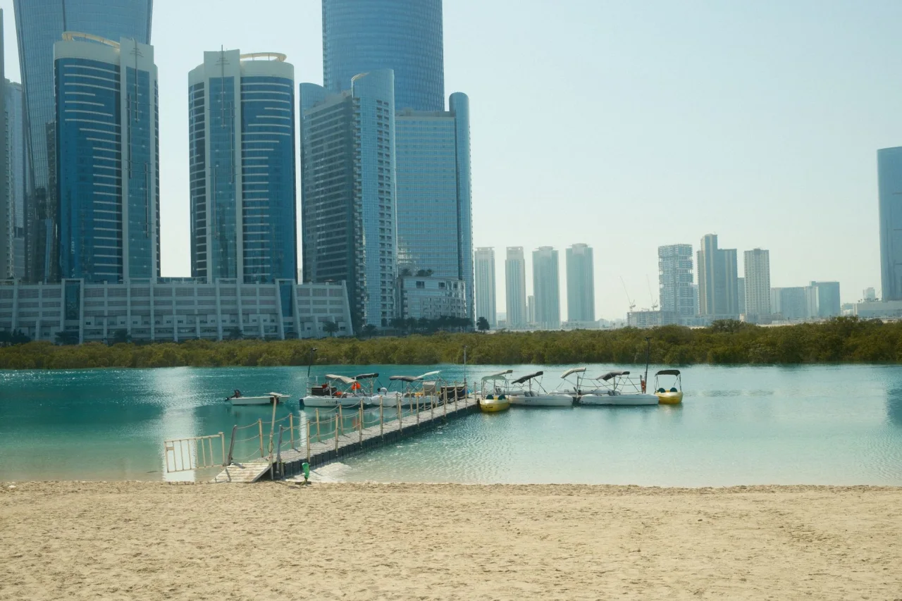 Al Muneera, Al Raha Beach
