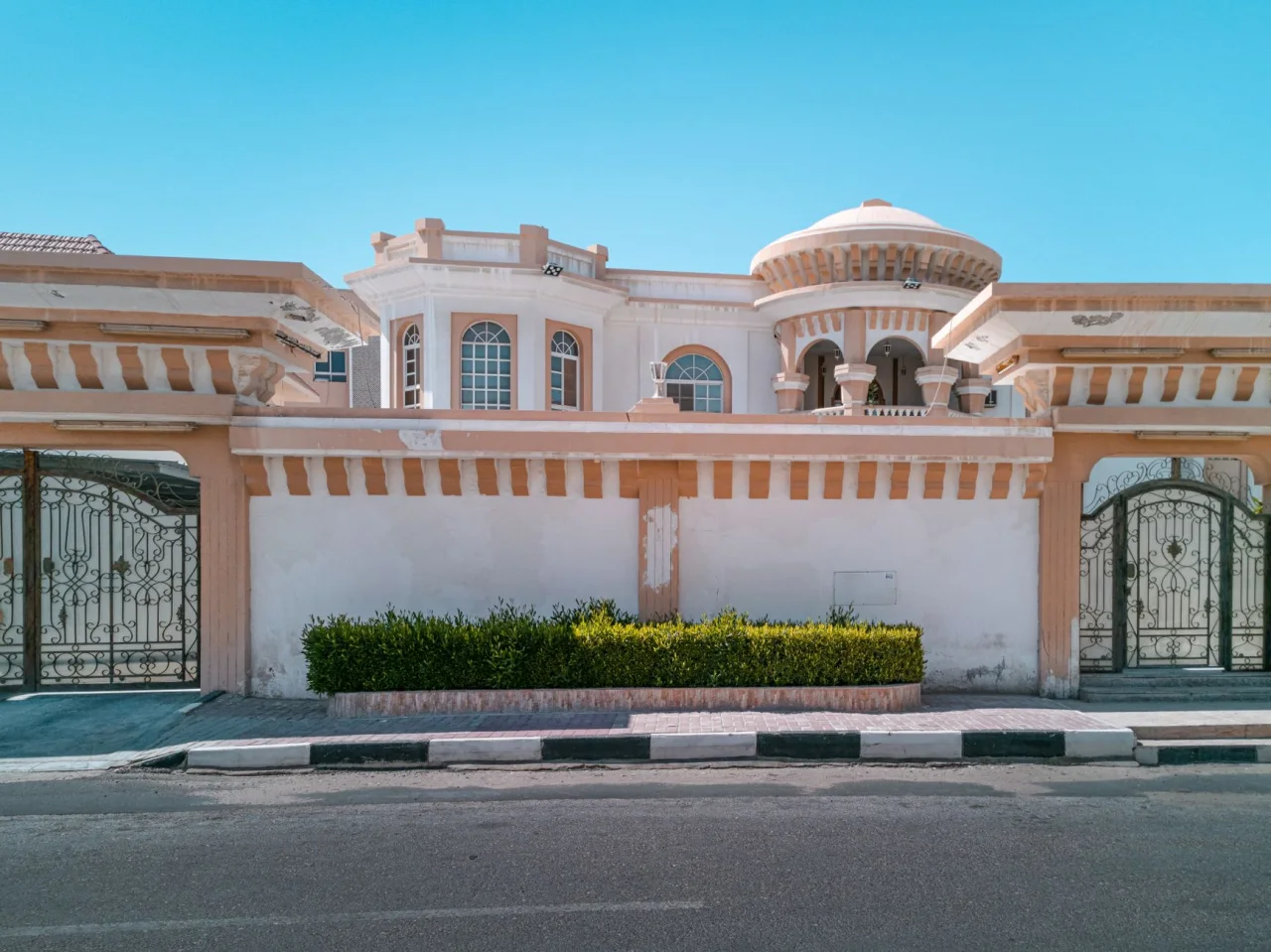Living in Golf Gardens Khalifa City