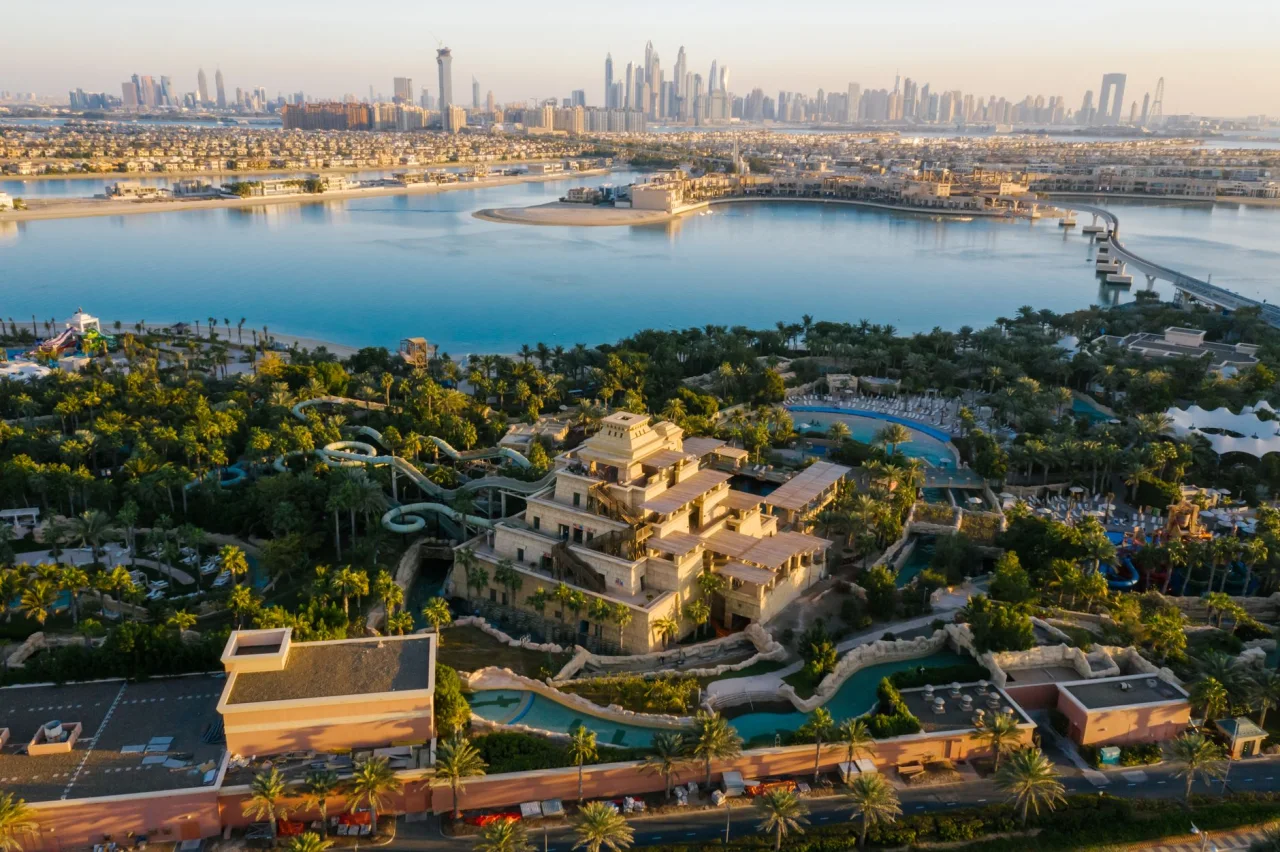 Nakheel Mall: Should You Buy Nearby?
