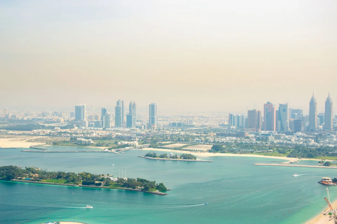 Nakheel Mall: Should You Buy Nearby?