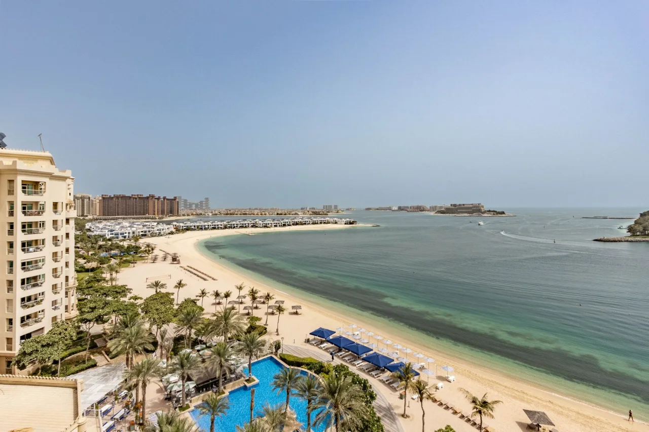 Palm Jumeirah Villas: 2026 Buyer Guide