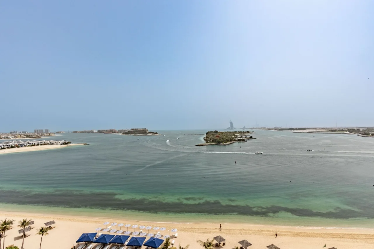 Palm Jumeirah Villas: 2026 Buyer Guide